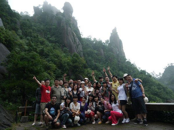 湖南芦淞服饰产业发展有限公司全体员工赴江西开展考察学习活动