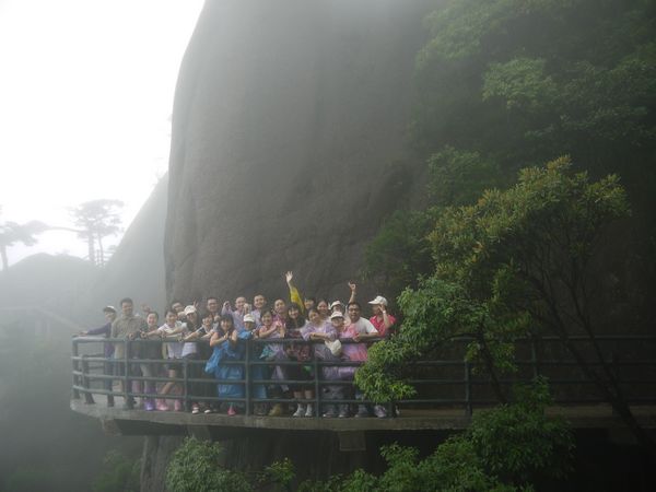 湖南芦淞服饰产业发展有限公司全体员工赴江西开展考察学习活动